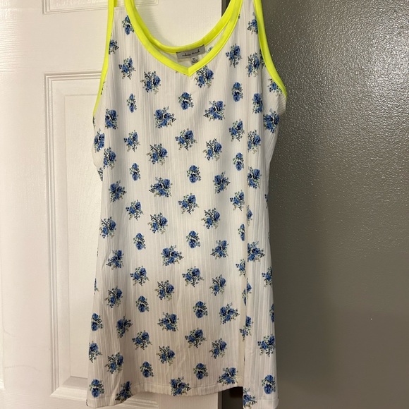 White birch blue and white floral top with neon line on top. - Picture 4 of 7